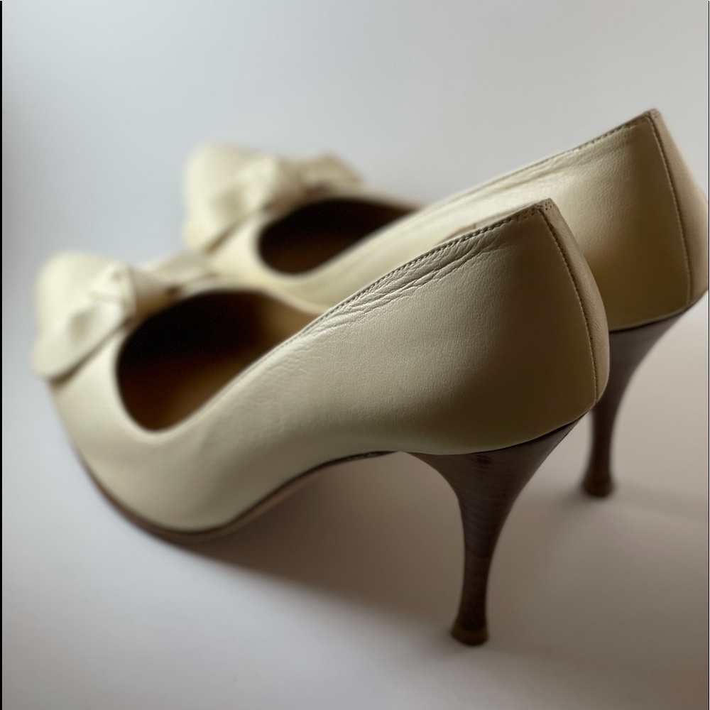 Stuart Weitzman Pumps - Picture 2 of 6